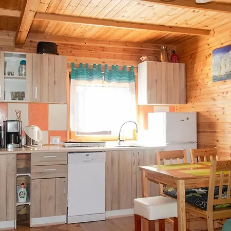 롯지 Sztil - I Drewniane 포비에로보