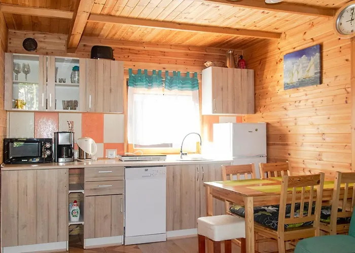 롯지 Sztil - I Drewniane 포비에로보